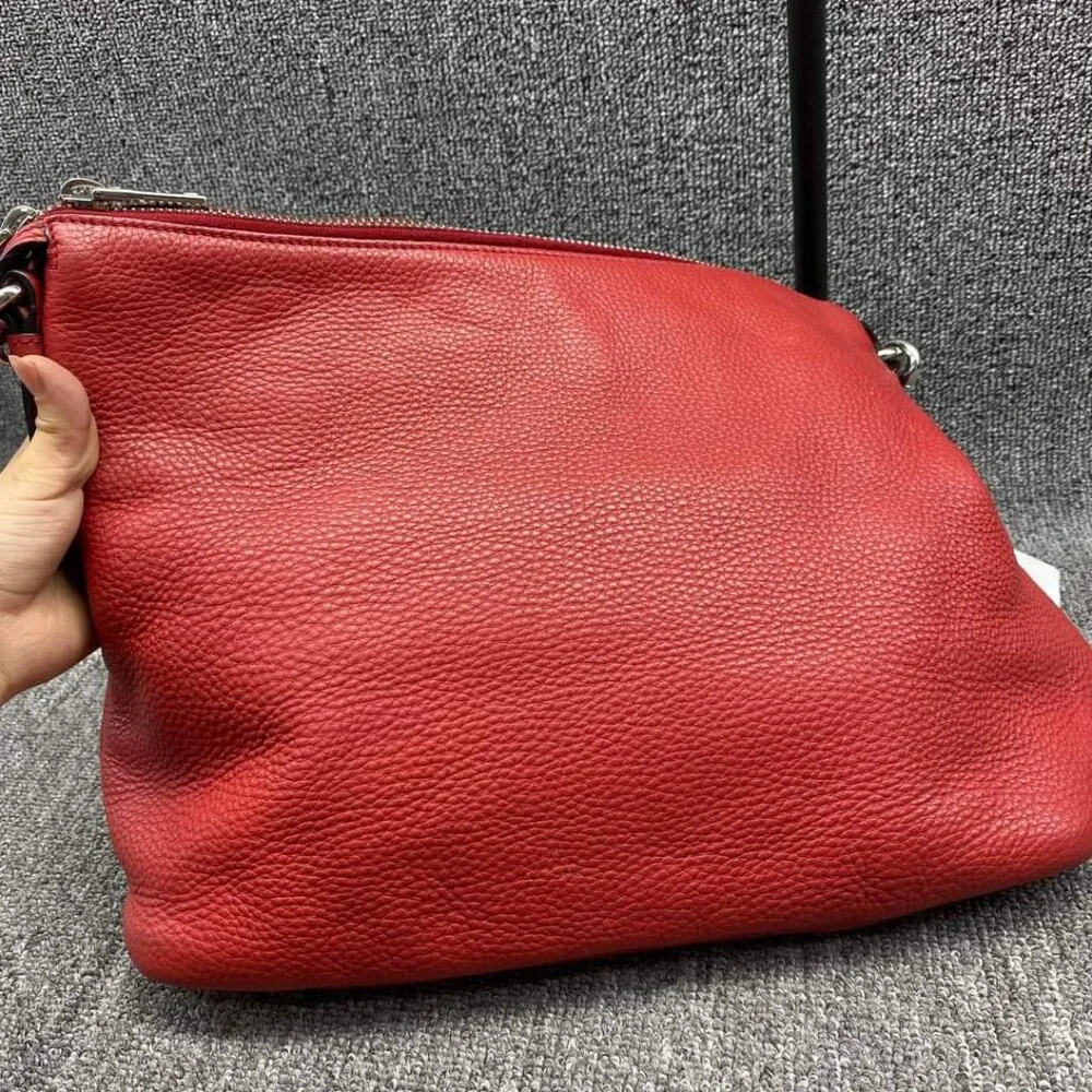 100% Authentic Prada Vitello Daino Shoulder Bag - Picture 2 of 13